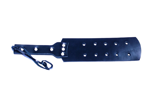 tala preta de couro com furo